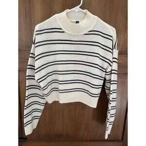 Divided H&M Cropped Crew Neck Sweater Cream‎ Black Striped Size XS